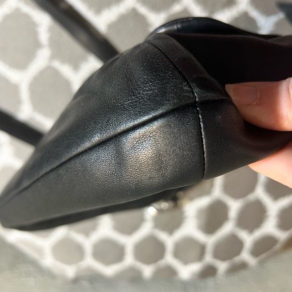 Coach Black Crossbody Bag with Adjustable Strap and Flap Closure - Picture 11 of 16